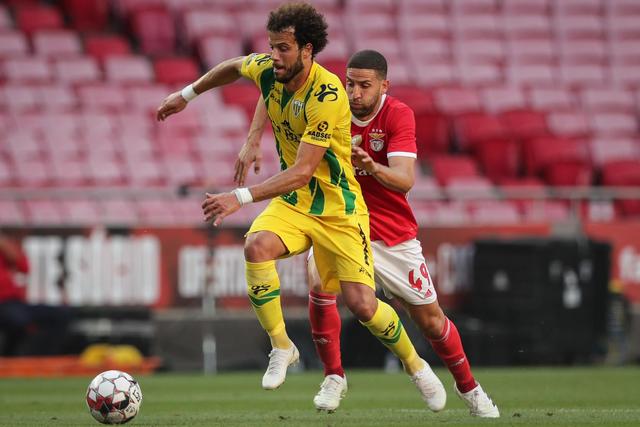 吹杨缺阵老鹰险胜绿军 斯波大失误热火负活塞