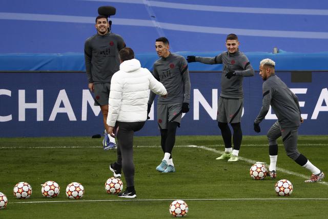 哈格里夫斯：琼斯的场上位置有点靠后