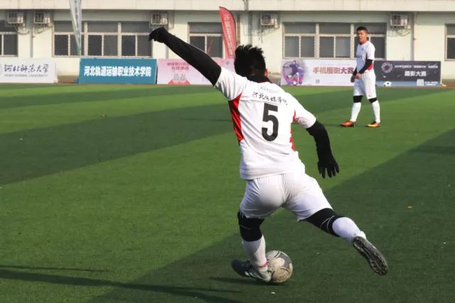 库里27分哈特三双 勇士负尼克斯跌回西部第十