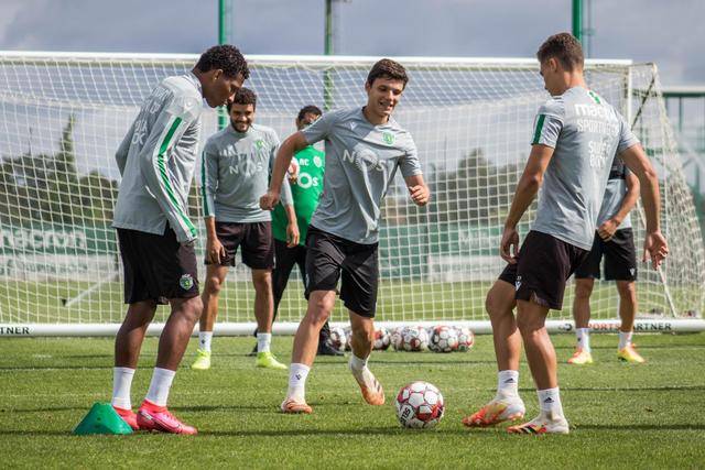 核心归队仍难解矛盾 数据示蓝军难耐残阵曼联