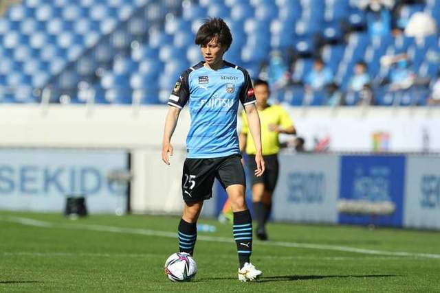 赵嘉义30分青岛胜同曦 贺希宁21分深圳负新疆